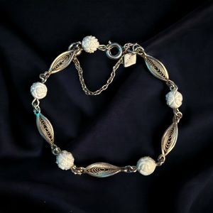 Vintage Sarah Coventry carved rose leaf link bracelet